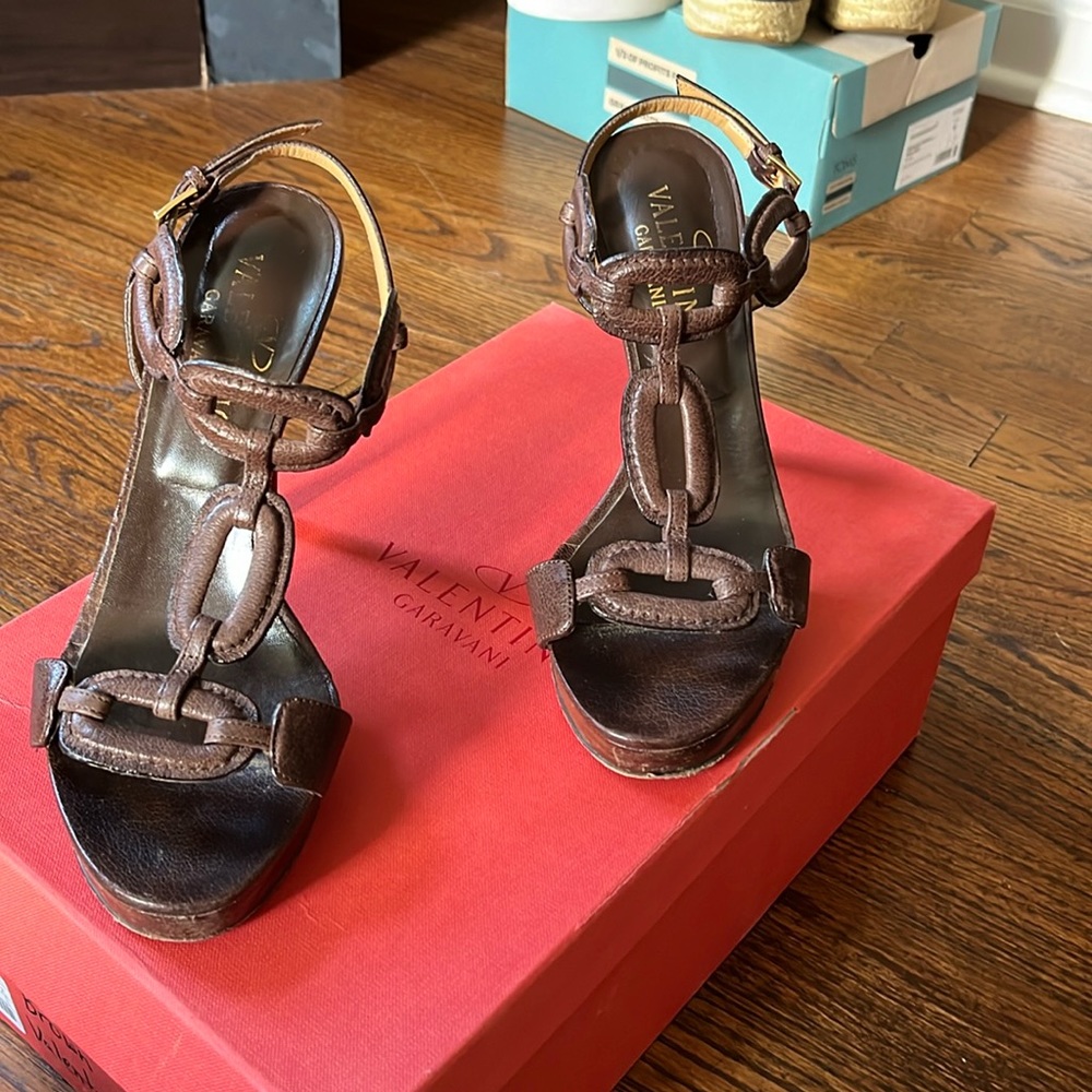 Valentino Garavani brown leather shoes. Full set